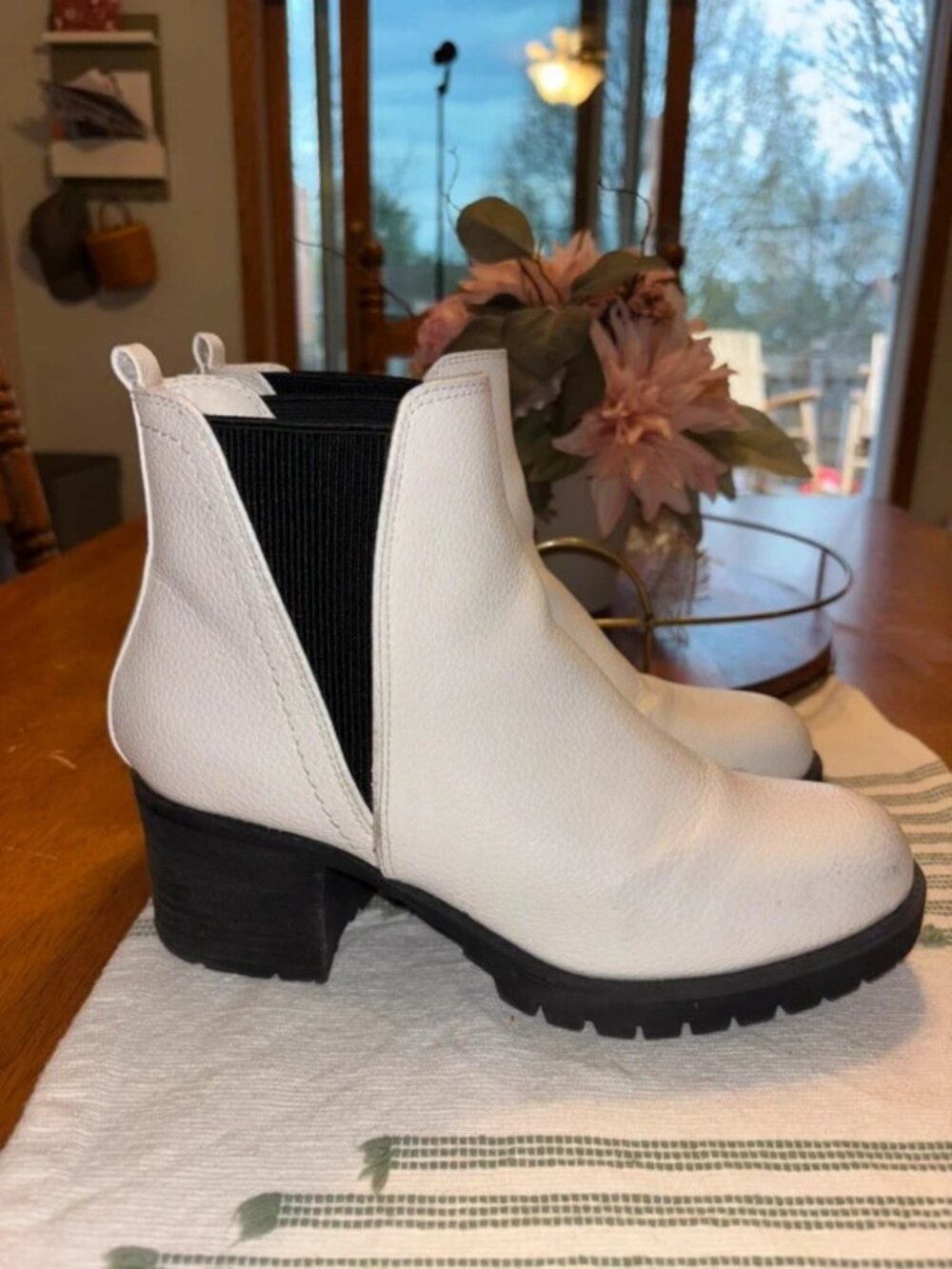 MIA Jody Ivory Chelsea Boots - Size 8.5